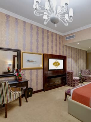 Maple Wood Hospitality